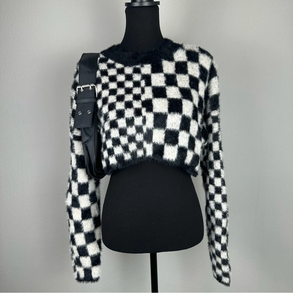 Edikted Cropped Fuzzy Black & White Checkered Sweater Womens Size XS New Jumper - Picture 3 of 8